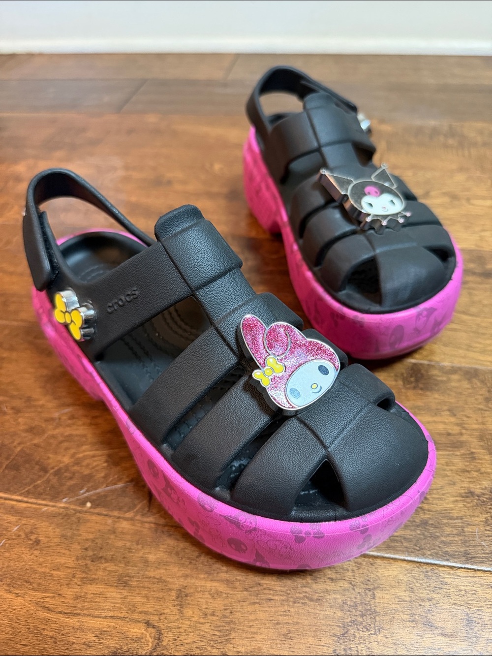 Crocs Hello Kitty and Friends My Melody and Kuromi Stomp Sandals, size 5